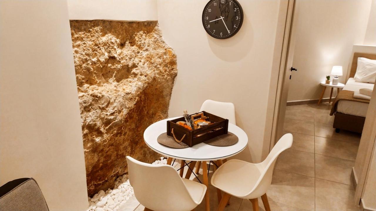 Uni Island - Old Town Suites Heraklion  Екстер'єр фото